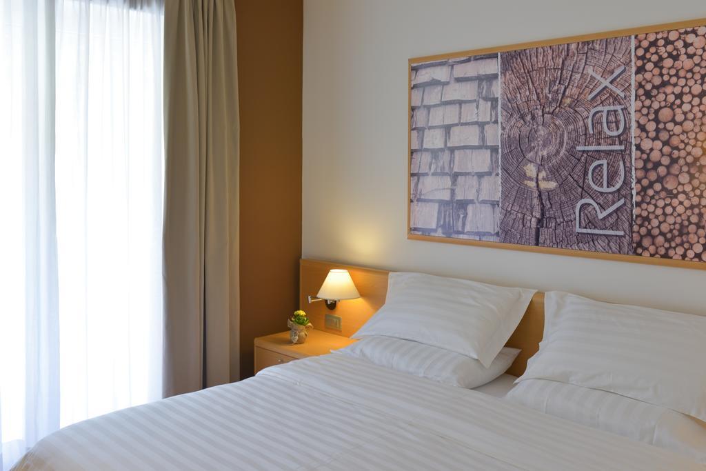 Vital Hotel Flora Comano Terme Exterior photo