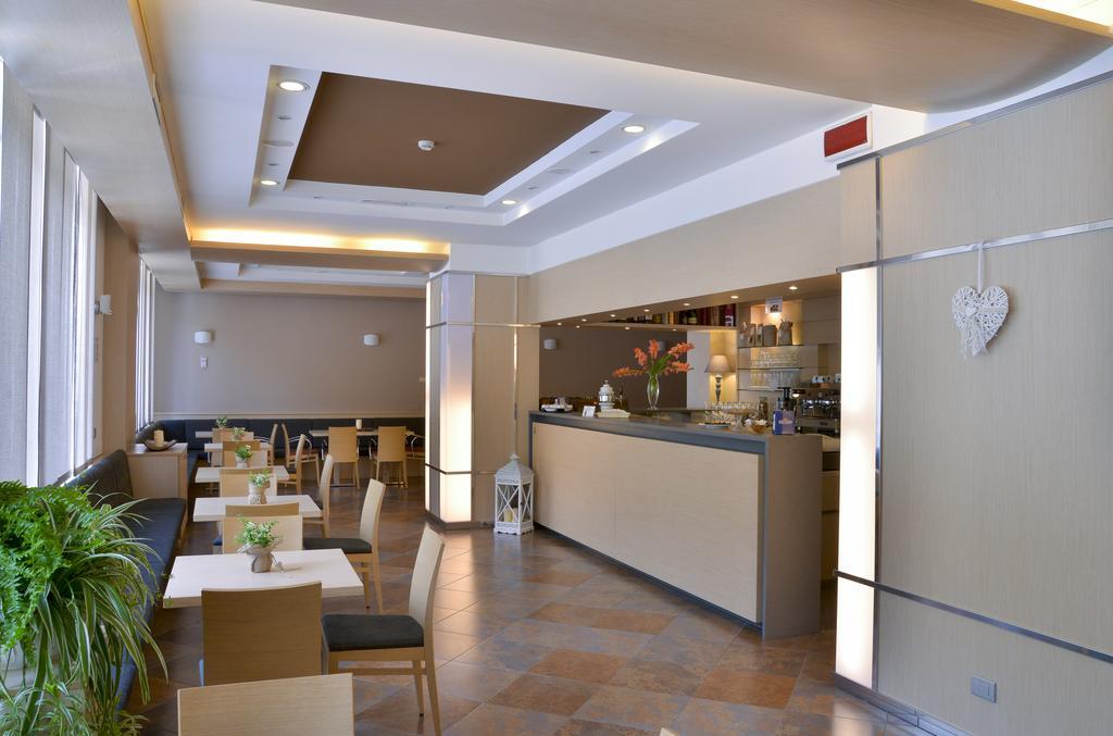 Vital Hotel Flora Comano Terme Exterior photo