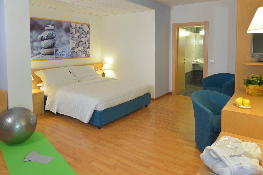 Vital Hotel Flora Comano Terme Exterior photo