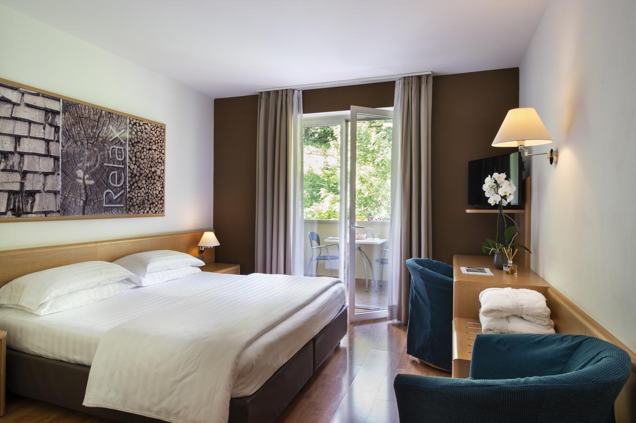 Vital Hotel Flora Comano Terme Exterior photo