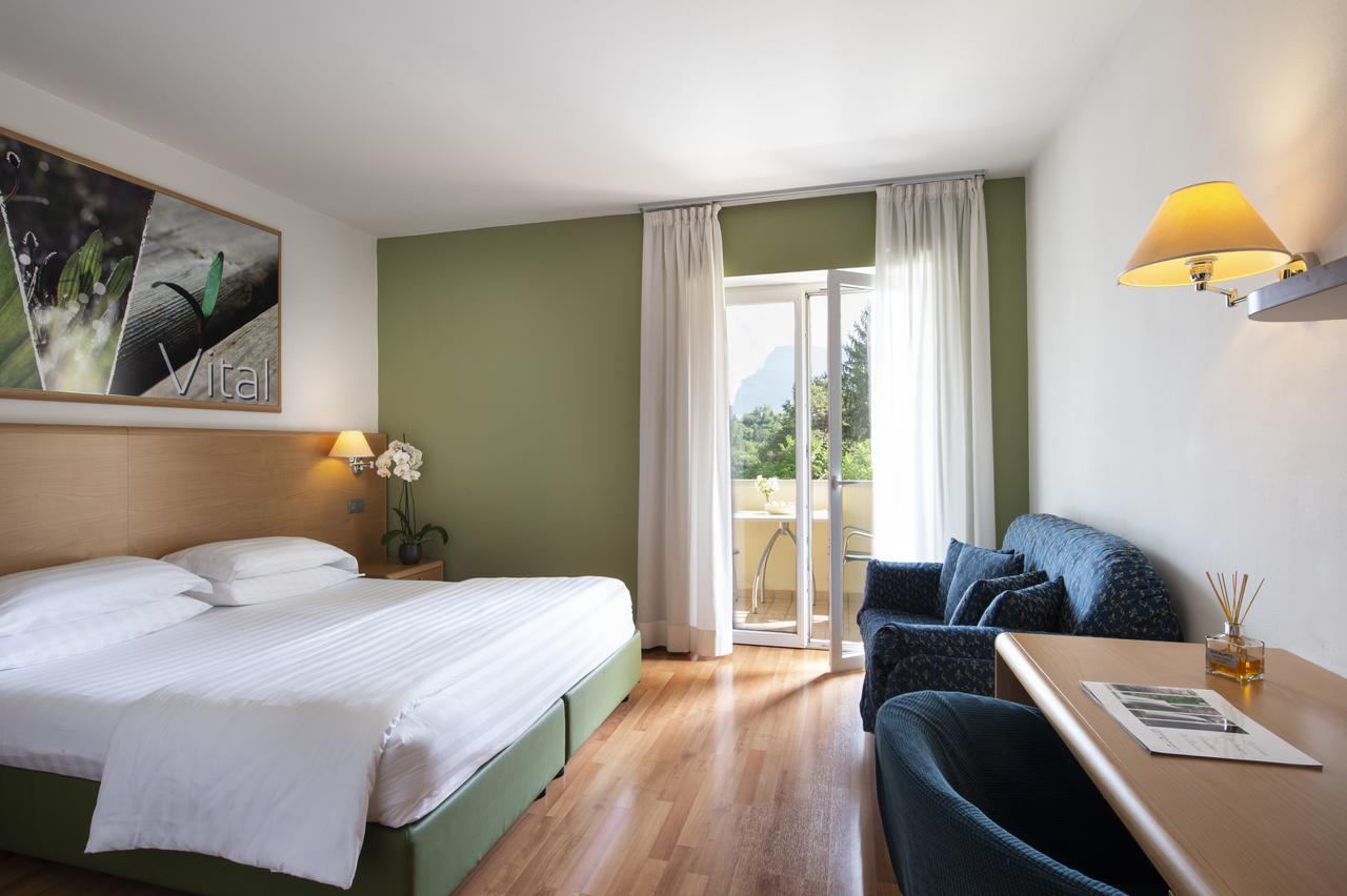 Vital Hotel Flora Comano Terme Exterior photo